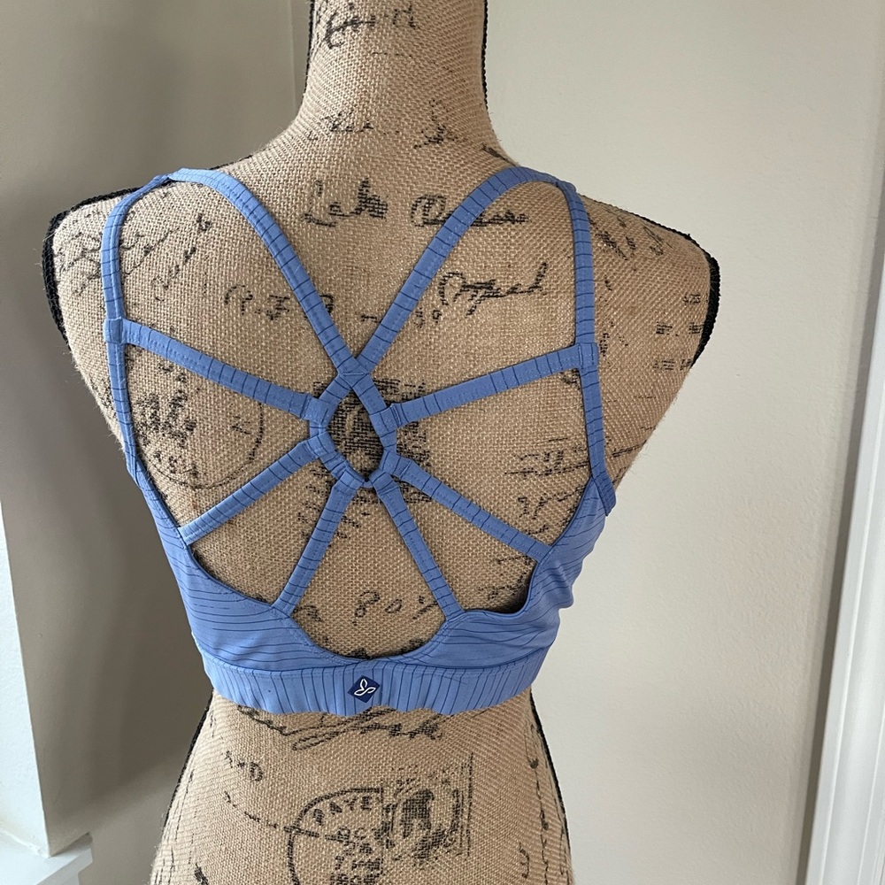 PRANA Dreaming Bra Top. Cosmos broken stripe. Light blue. L.